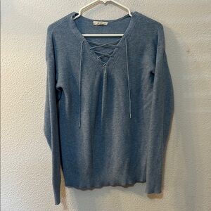 Peyton Primrose Blue Knit Vneck Top